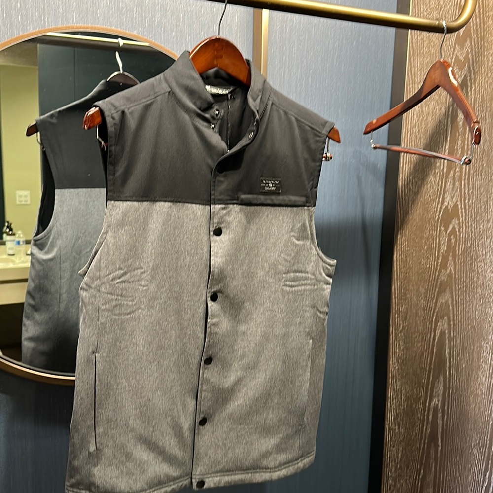 NEW With Tags Travis Mathew Vest Sz S Navigational Report